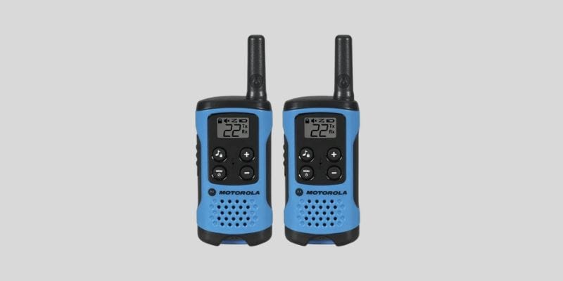 Motorola T100 Talkabout Radio 2 Pack in neon blue, compact long range walkie talkies 1000 miles with 22 channels for family camping and outdoor communication.