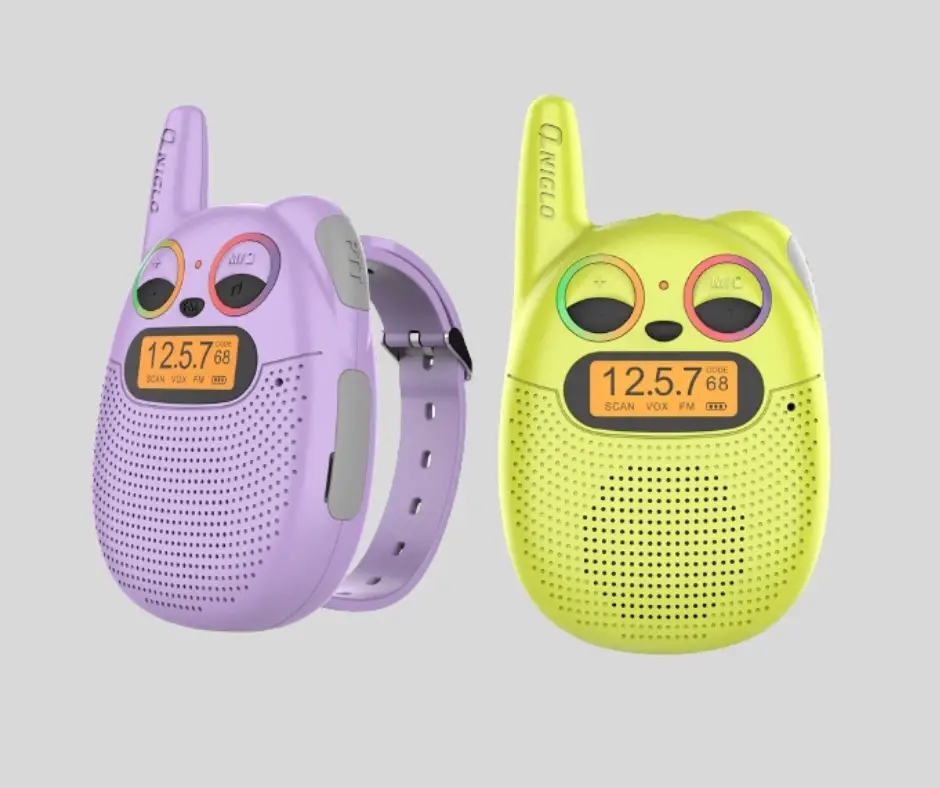 QNIGLO WALKIE TALKIES WITH FM