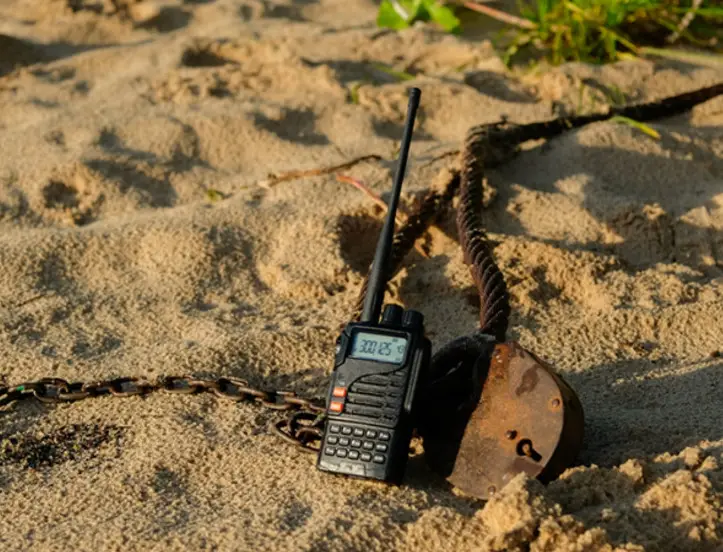 Can Walkie Talkies Pick Up Radio?