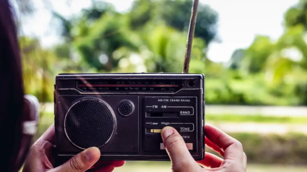 How Do Radios Work? (November 2022)