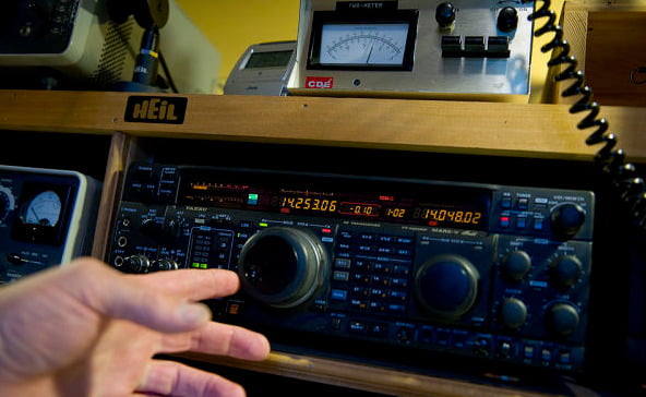 How do ham radios work