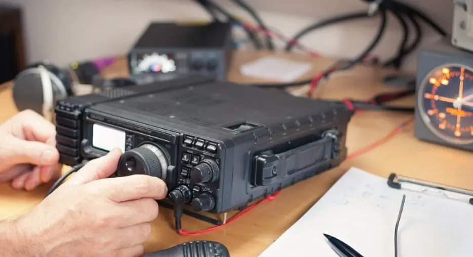 How do ham radios work